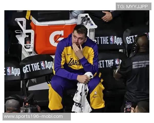 詹姆斯强调团队合作不愿被炒作与东契奇关系胜负荣辱应由全队共同承担